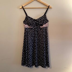 la Vie en Rose. Nightie. Medium. Polka dot print. Adjustable straps.